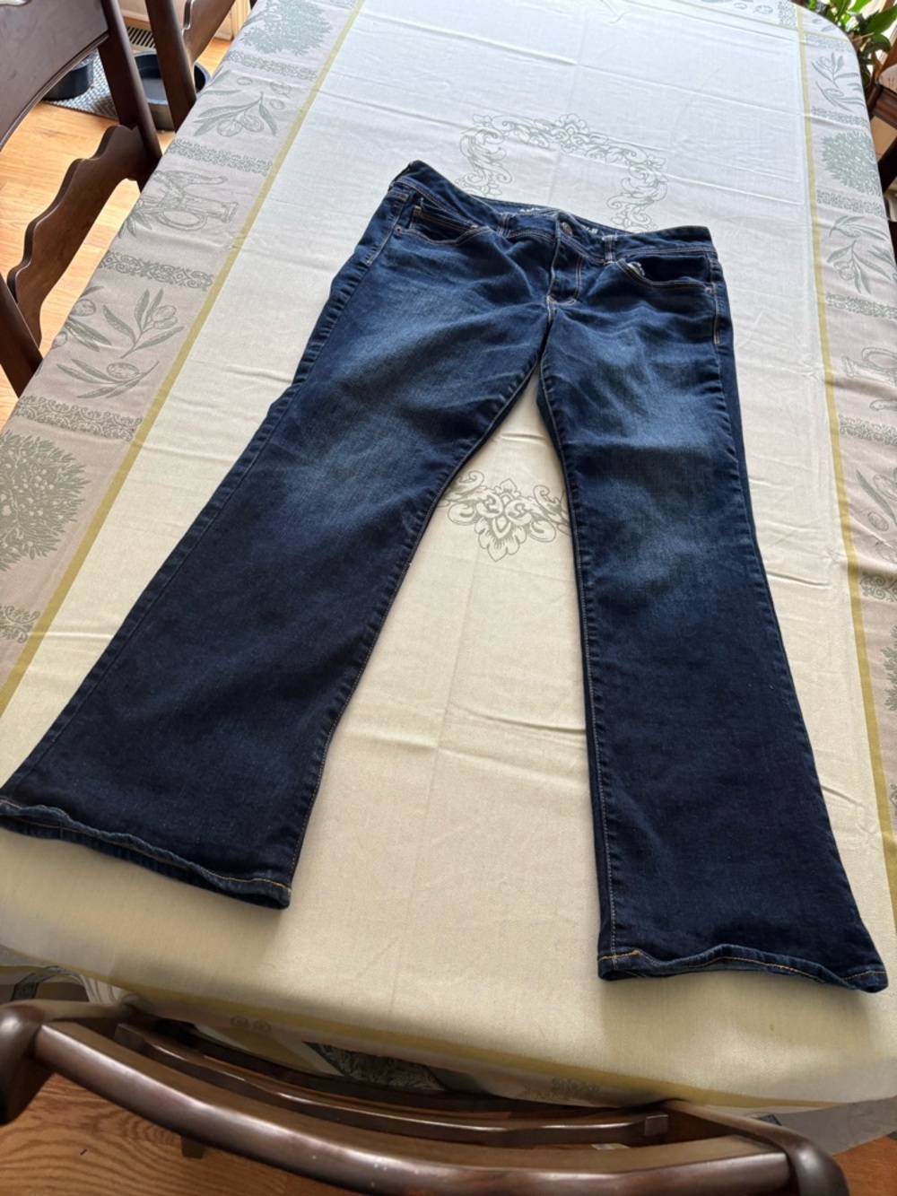 14S American Eagle Kick Boot Jeans